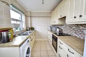 Kitchen- click for photo gallery